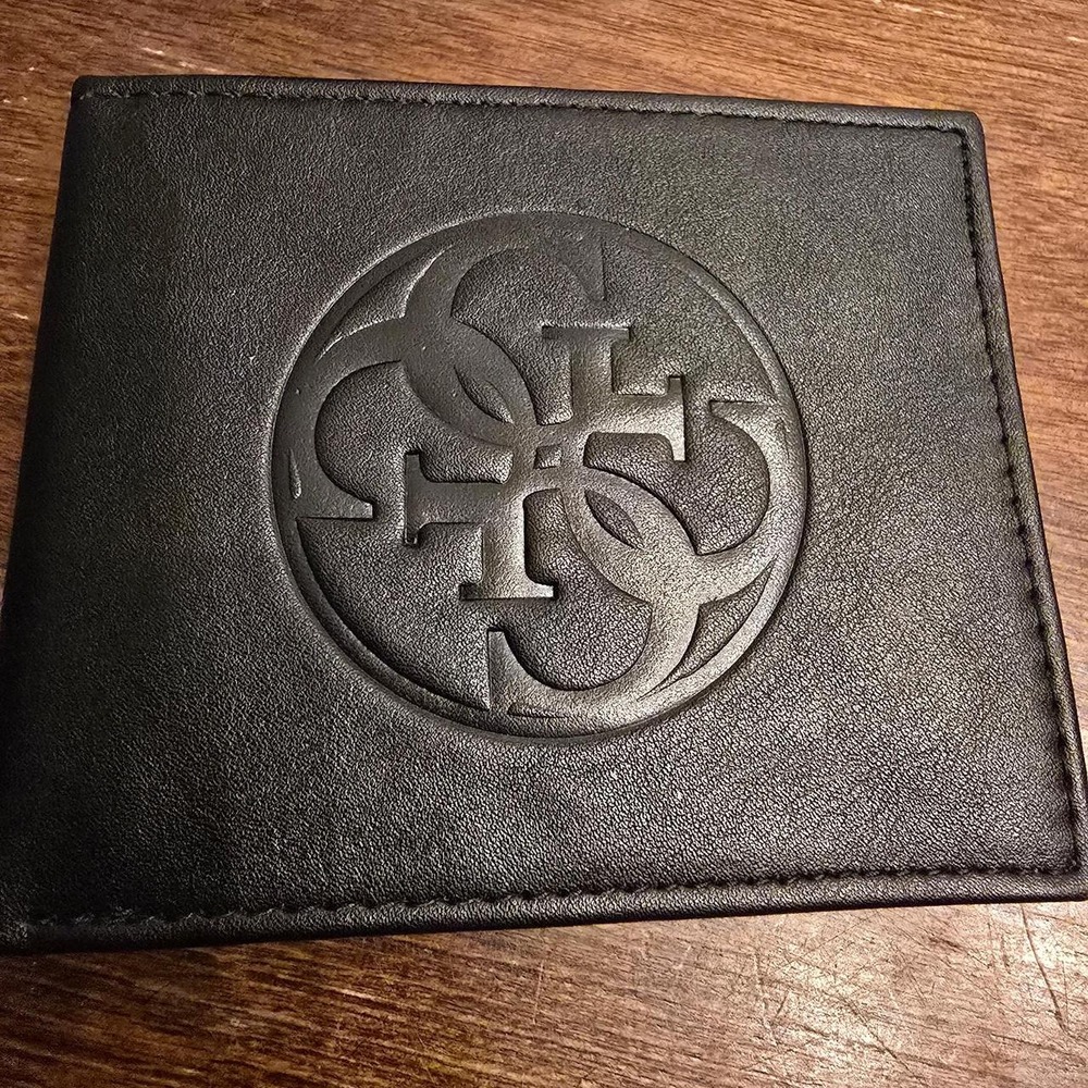GUESS mens bifold wallet